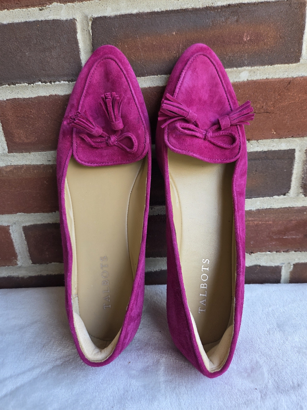 Talbots Fuchsia Suede Tassel Loafers Flats Women's Size 9AA Pointed Toe - Picture 2 of 11